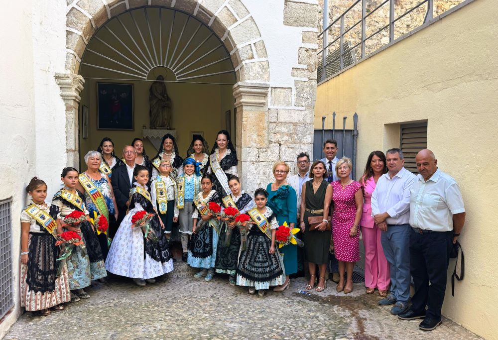 Peníscola homenatja els seus majors amb els balls tradicionals