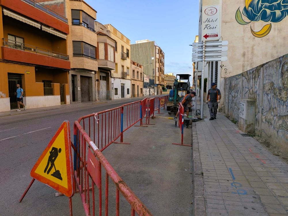 Comencen les obres de renovació de la canonada d’aigua del carrer de Peníscola de Benicarló
