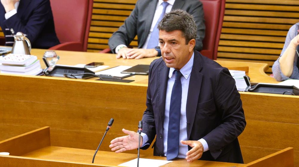 Mazón aposta per recuperar i enfortir el sector industrial «amb polítiques reals davant l'abandó del Botànic»