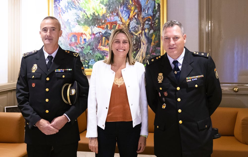 Marta Barrachina es reunix amb el cap provincial de la Unitat de la Policia Nacional adscrita a la Comunitat