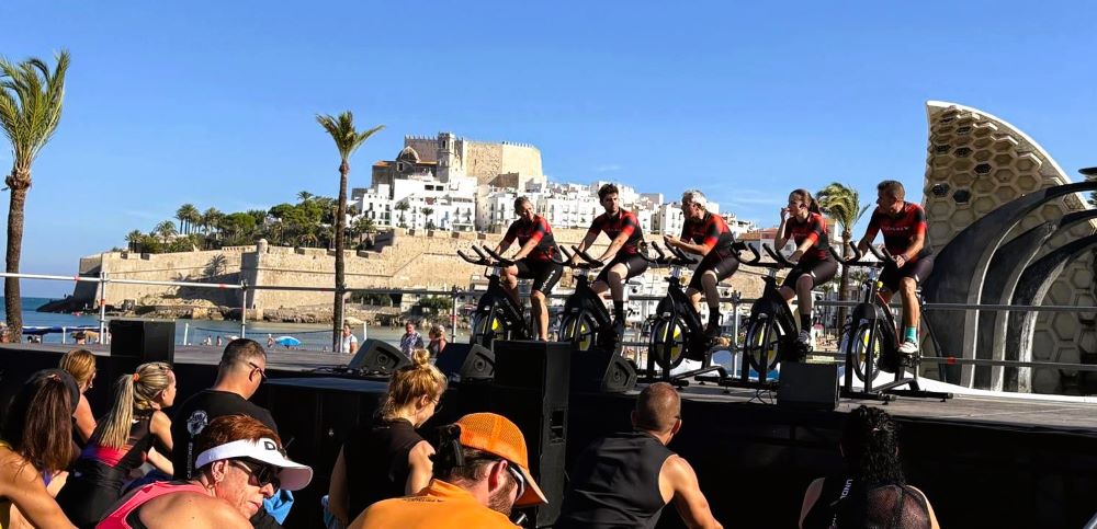 Peníscola pedala per la investigació del càncer infantil