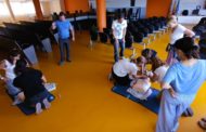 Una trentena de persones assistixen a la formació per a l'ús de desfibril·ladors a Peníscola
