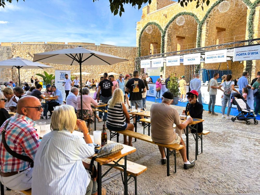 La gastronomia de Peníscola «conquista paladars» en la primera fira gastronòmica