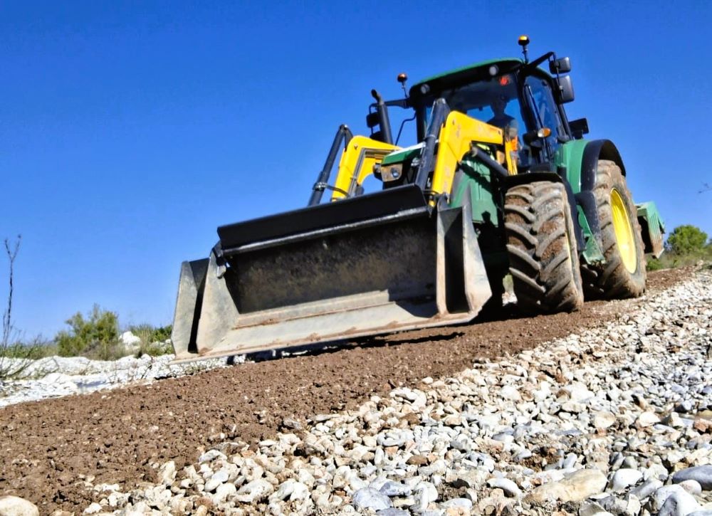 La Brigada d’Obres de Benicarló treballa en la reparació i neteja de camins afectats per les pluges