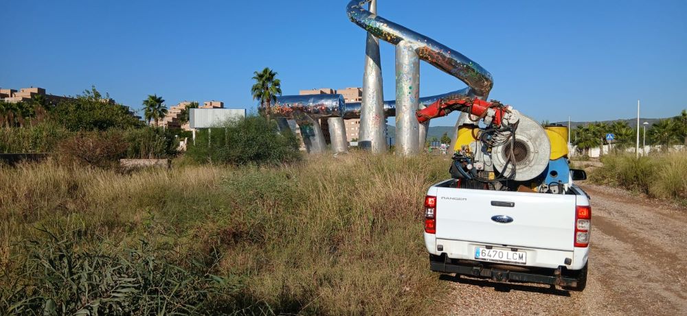 La Diputació realitza un gran desplegament contra els mosquits en tots els municipis del litoral