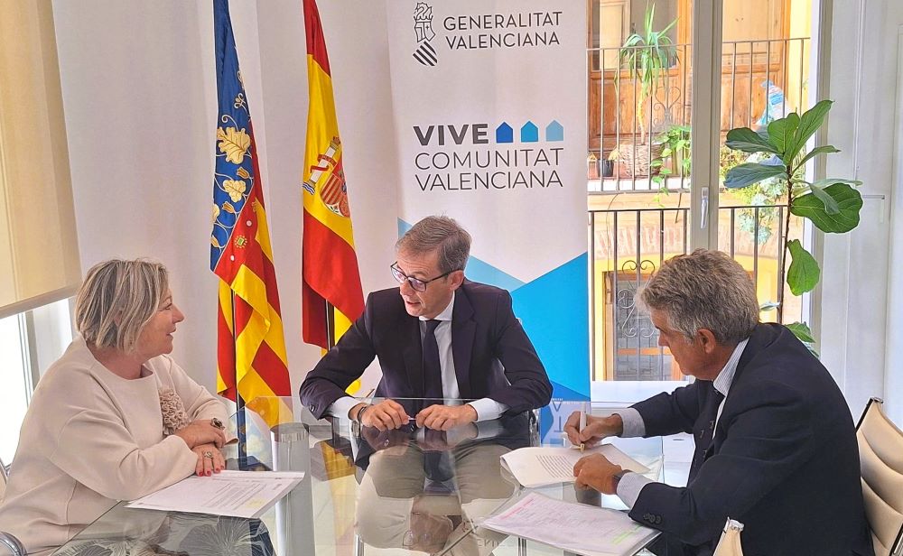 Vinaròs cedix a la Generalitat dos parcel·les per a construir 17 habitatges de protecció pública