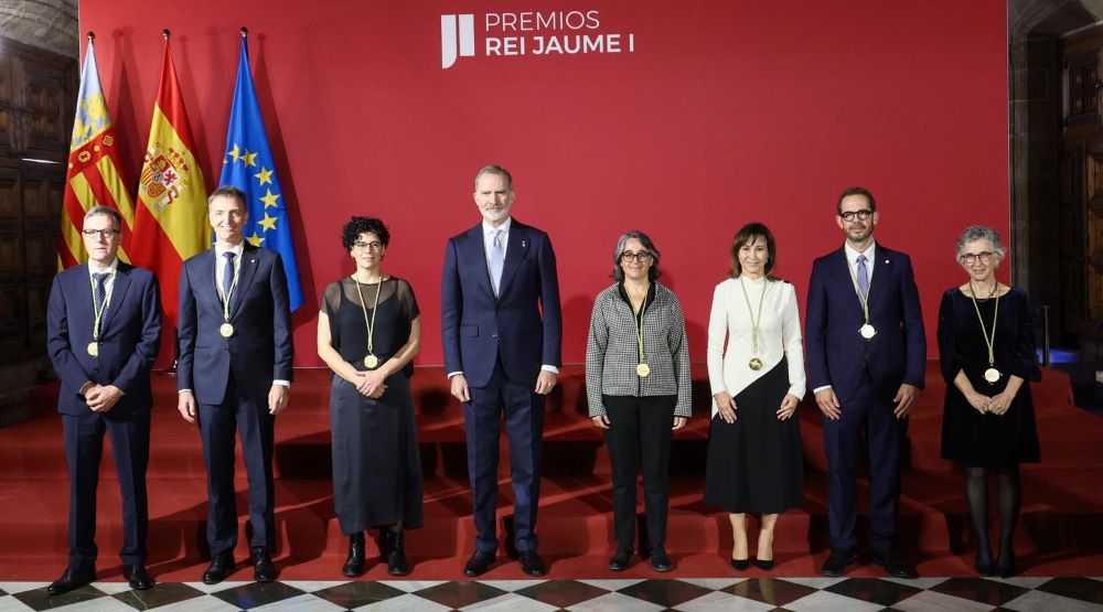 Camarero felicita els guardonats amb els Premis Rei Jaume I 2025 i agraïx el compromís del Rei