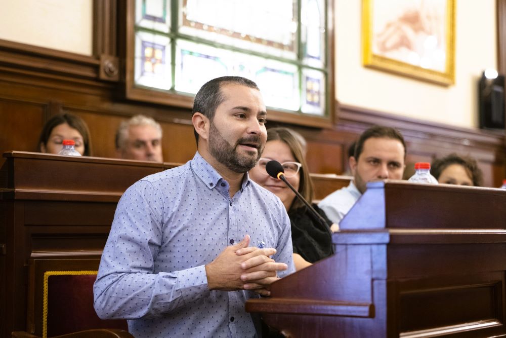 El PSPV participa en la reunió de pressupostos exigint al PP que no guarde les propostes «en un calaix»
