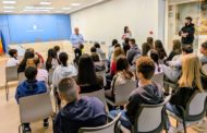 L’alcalde dona la benvinguda a 16 alumnes italians en un intercanvi educatiu amb el CEIP Marqués de Benicarló