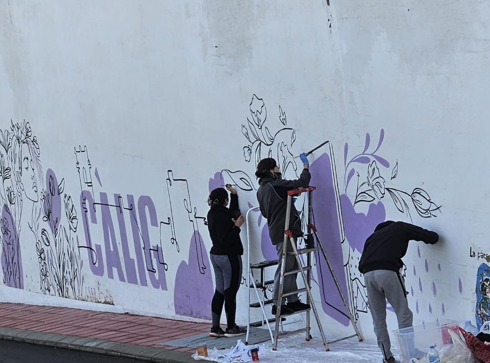 L’Ajuntament de Càlig finalitza el mural «Dona pinzellades per la igualtat»