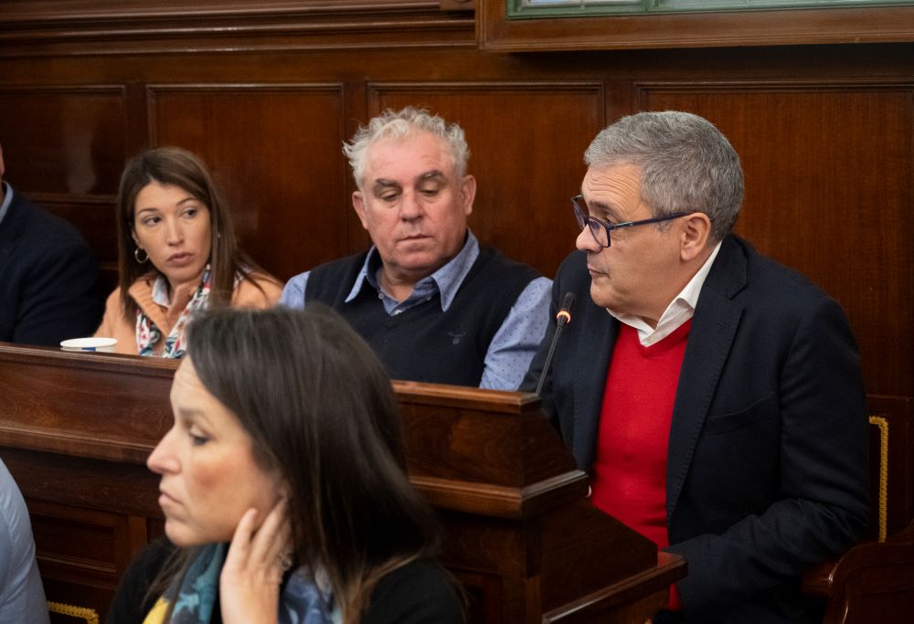 El PSPV reclama un repartiment «transparent» de la maquinària per a camins rurals