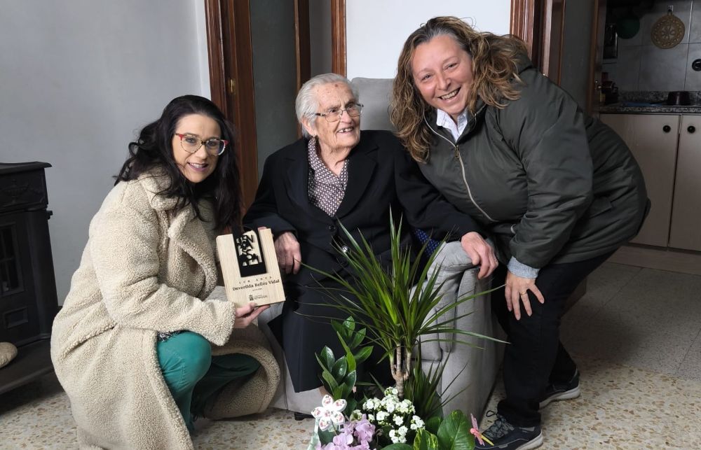 La veïna de Benassal, Deverilda Bellés, complix 100 anys