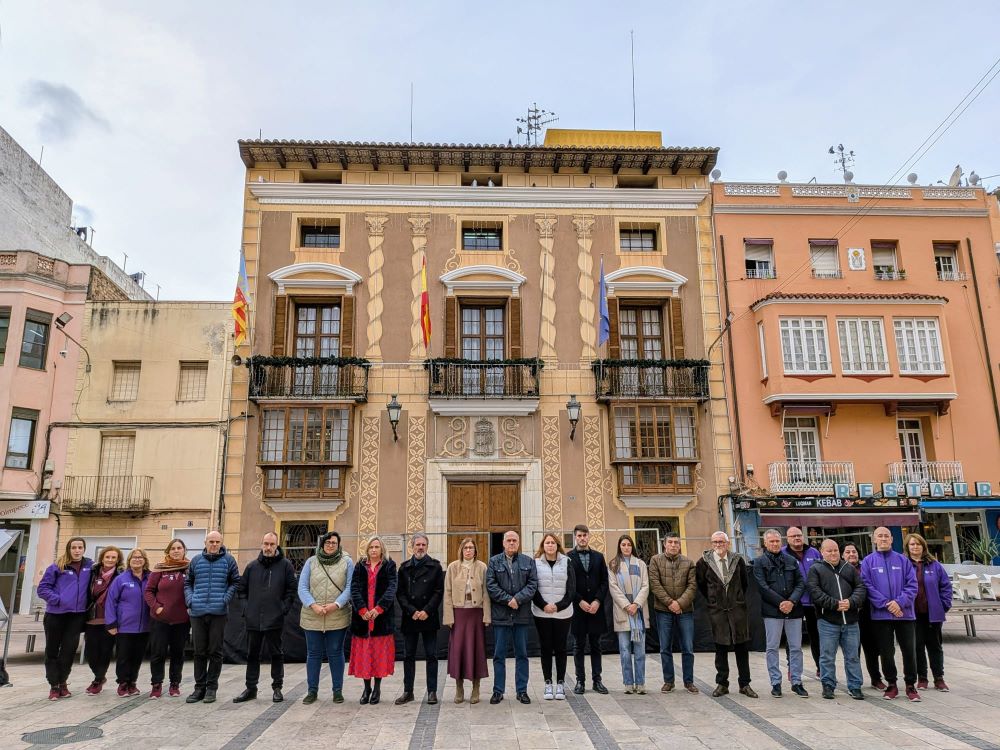 Benicarló condemna l’assassinat d’una dona a Alacant per violència masclista