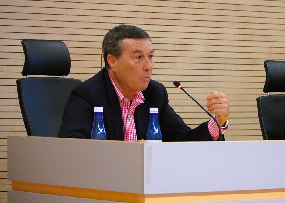 Gómez lamenta que Sanitat opte per «la falta de diàleg» i insta a retirar l'esborrany de l'Estatut Marc