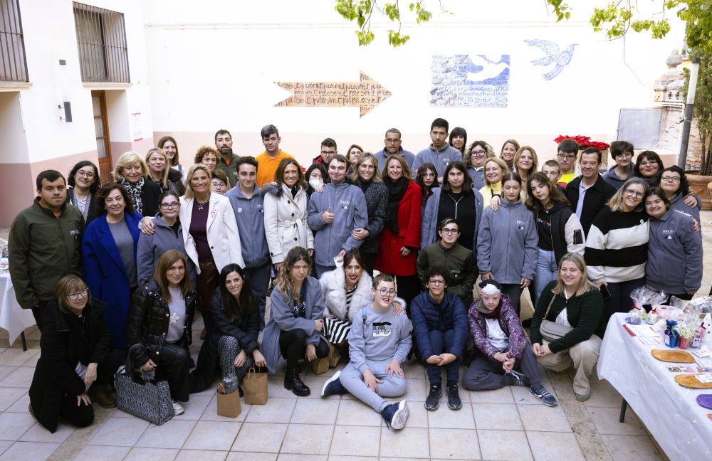 ECO Les Aules s'ompli de solidaritat amb el mercat del CEE Penyeta Roja