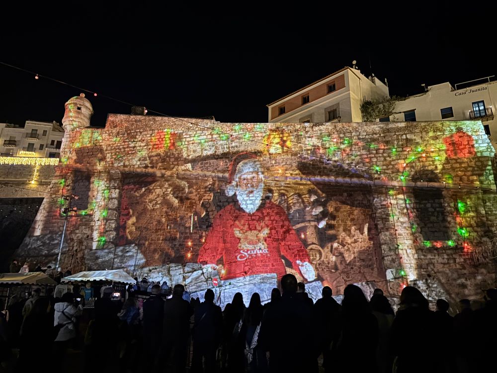 La muralla nord de Peníscola cobra vida amb la màgia de Nadal
