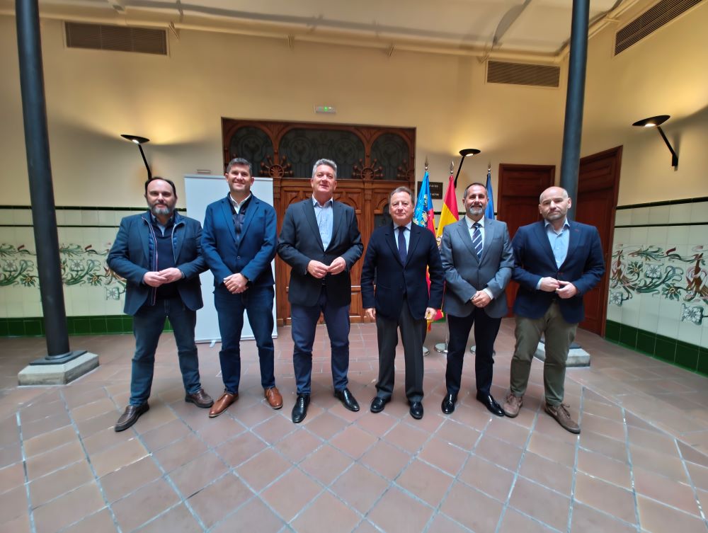La Generalitat defén una transició ambiental «viable i ordenada» per al sector ceràmic davant el nou marc