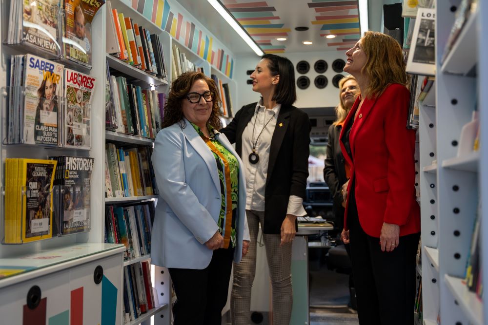 La Diputació bat rècords i recorre amb el seu Bibliobús 40.000 quilòmetres per a garantir en 2025 la lectura