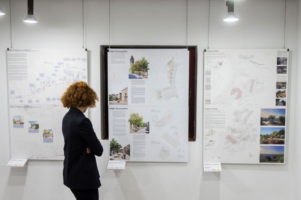 La Diputació exposa en el Col·legi d'Arquitectes els projectes premiats del CRU