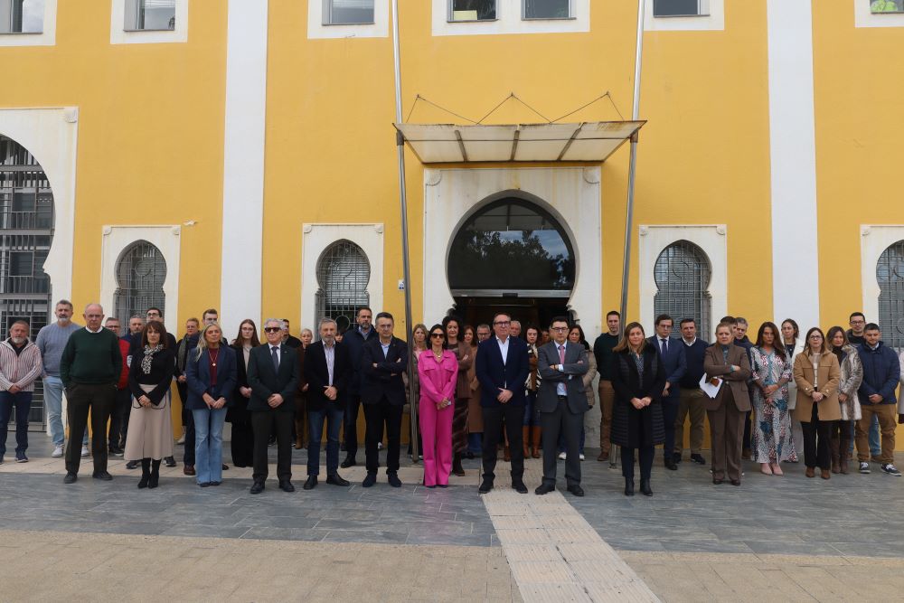 L'Autoritat Portuària de Castelló guarda un minut de silenci per les víctimes de l'accident d'Adamuz
