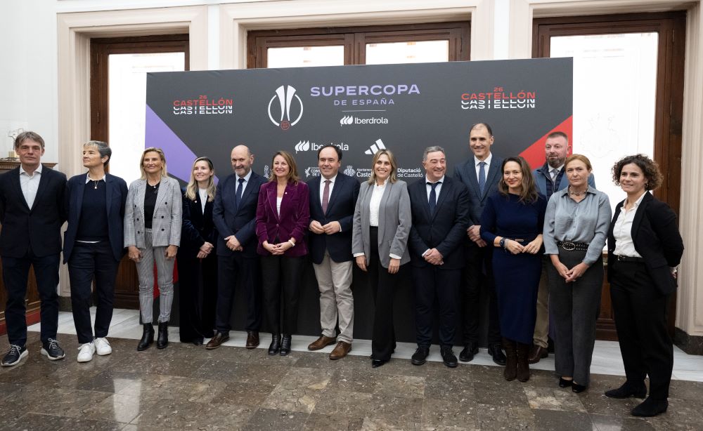 La Diputació celebra l'arribada de la Supercopa d'Espanya femenina a Castelló