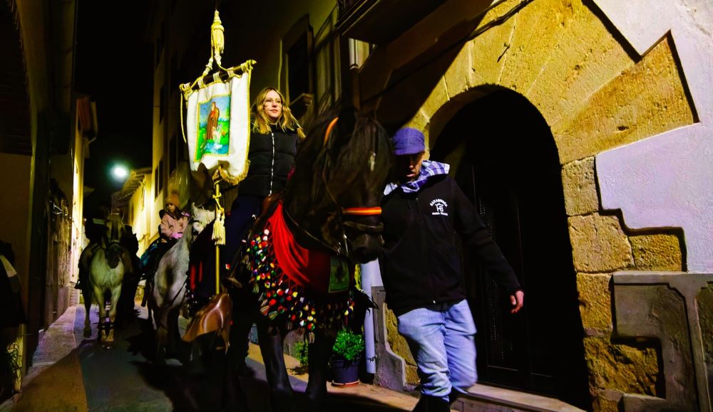 La Torre d'En Besora celebra Sant Antoni entre cavalls i tradició