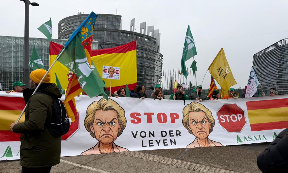 10.000 agricultors i 2.000 tractors clamen a Estrasburg contra la «traïció» de Mercosur