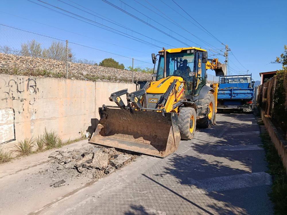 La Regidoria d'Obres i Serveis de Vinaròs continua amb les feines de millora del camí de Sant Gregori