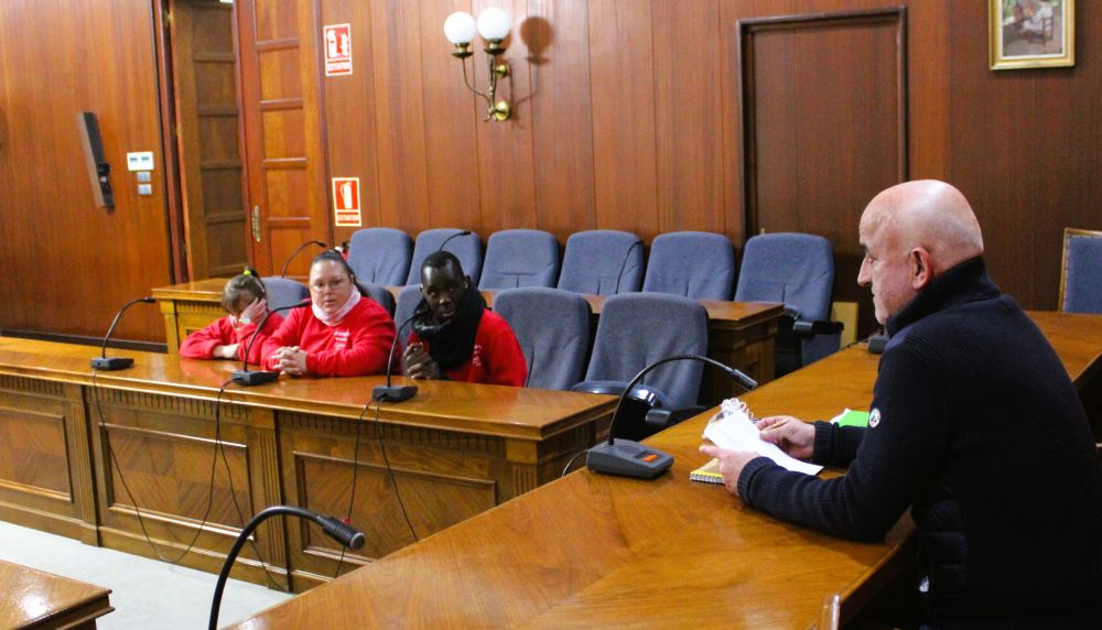 Afaniad Maestrat proposa a l'Ajuntament reforçar la inclusió en les Festes de Sant Joan i Sant Pere