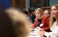 Marta Barrachina reafirma en el Parlament Europeu la seua defensa a la ceràmica sense fissures