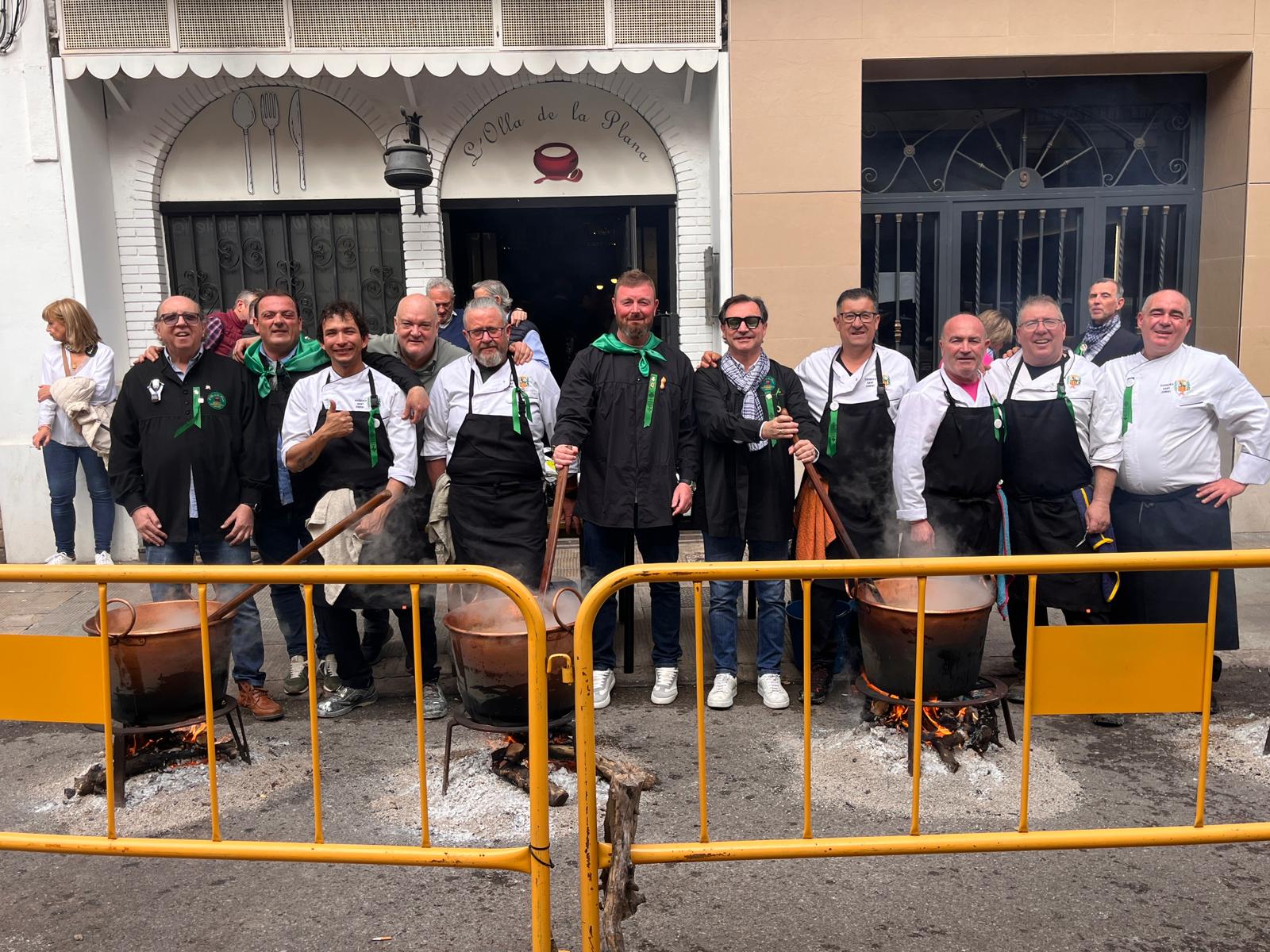 Les calderes i les casquetes de Sant Jordi, protagonistes de la gastronomia de La Magdalena