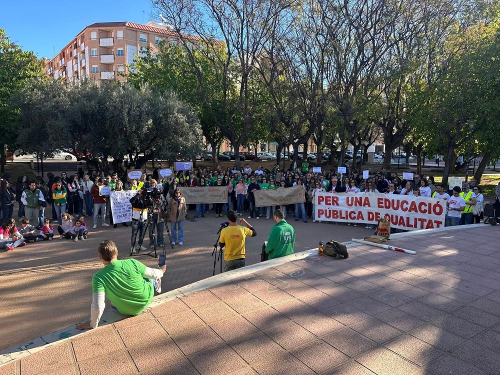 Educació registra un seguiment mitjà de la vaga del 35% entre el personal docent