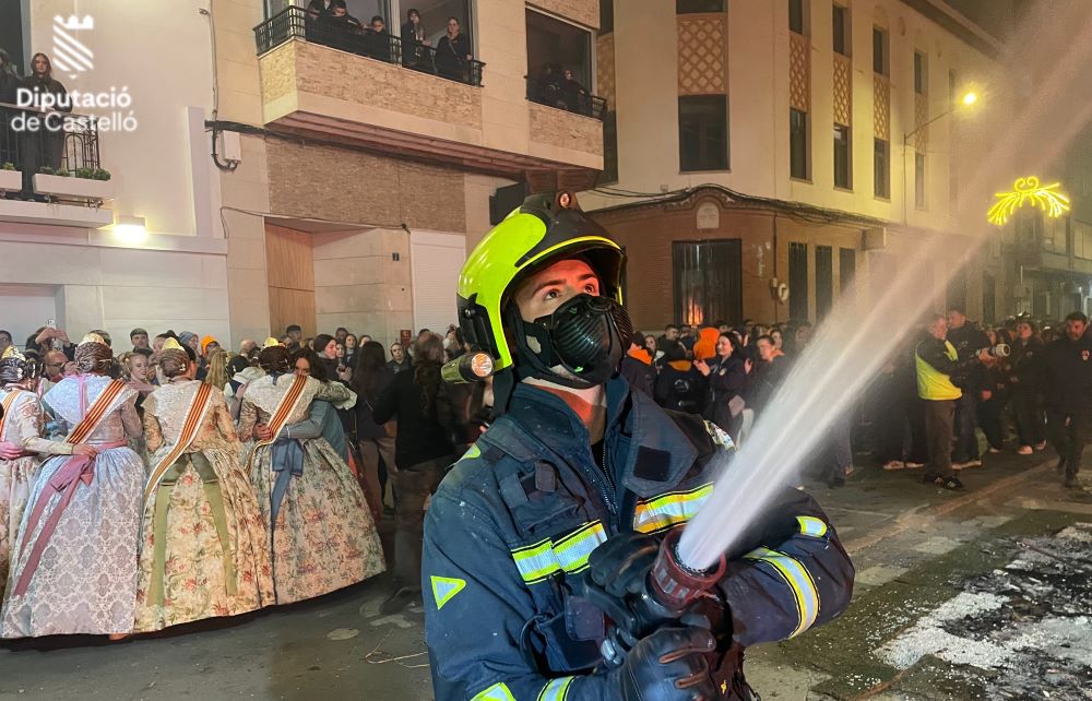 Sense incidències en la «Nit de la Cremà» de les Falles a la província