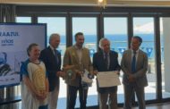 Alcalà-Alcossebre rep una distinció especial per mantindre la bandera blava de la platja del Carregador