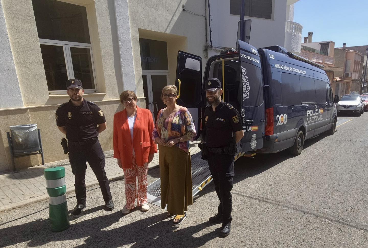 Una trentena de veïns i veïnes de Càlig es beneficien de la renovació i expedició del DNI i passaport