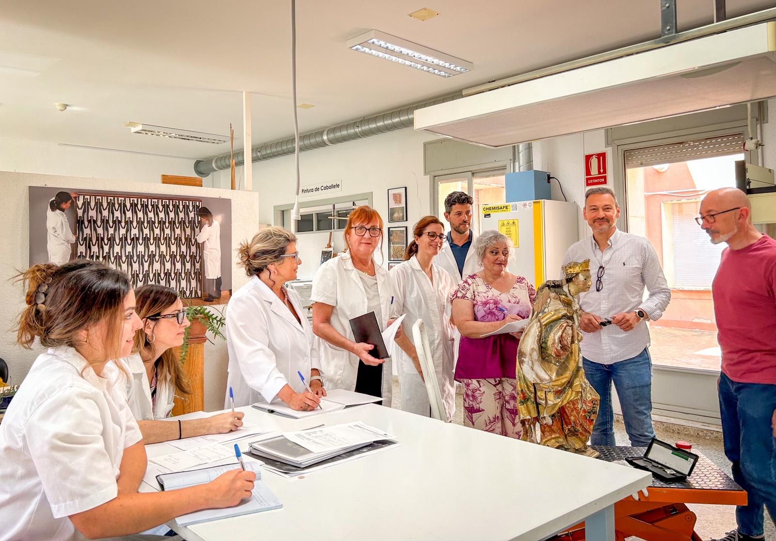 El Servei de Restauració de la Diputació amplia coneixements en obres escultòriques