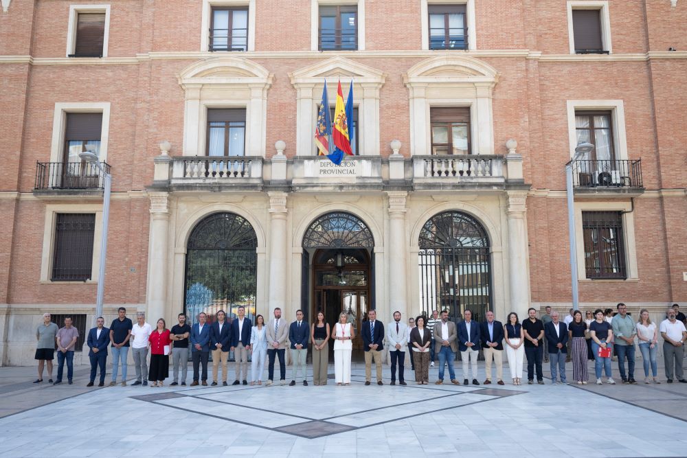 La Diputació de Castelló guarda un minut de silenci per les víctimes dels terratrémols de Veneçuela