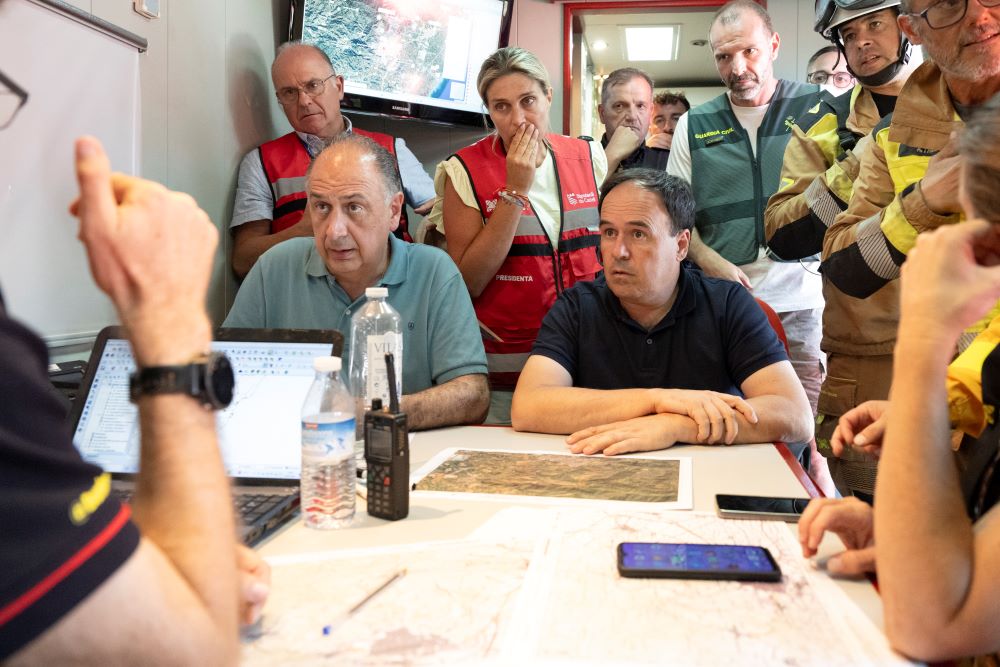 Situació molt complicada a l'incendi forestal de La Vall d'Uixó