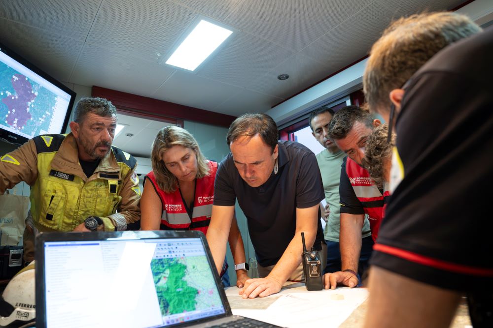 Incendi de La Vall d'Uixó: 6.519 hectàrees afectades, 48,7 km de perímetre i més de 16.000 desallotjats