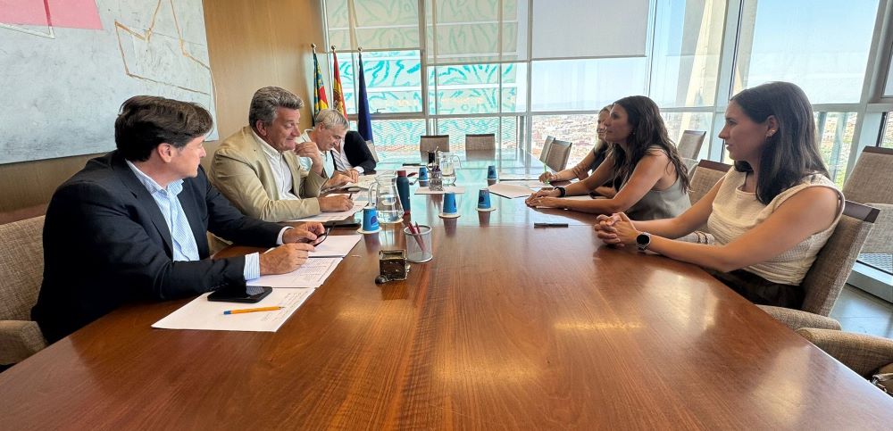 La Diputació impulsa el transport públic a demanda per a garantir la mobilitat dels veïns de l'interior