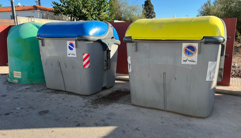 La Regidoria d'Obres i Serveis de Vinaròs recull més de 8.500 quilos de runes dels contenidors