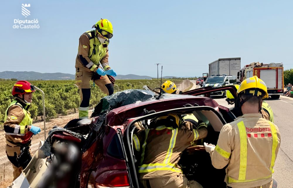 Accident de trànsit en la CV-11 a Sant Rafael del Riu amb un ferit i dos morts