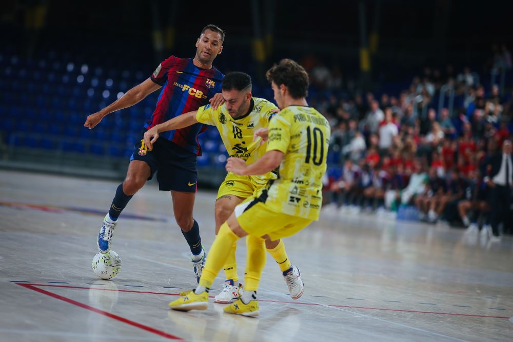 El Servigroup Peníscola cau davant el Barça en el Palau Blaugrana (6-1)