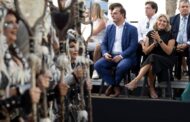La presidenta de la Diputació assistix a la desfilada d’esquadres mores i cristianes a Peníscola