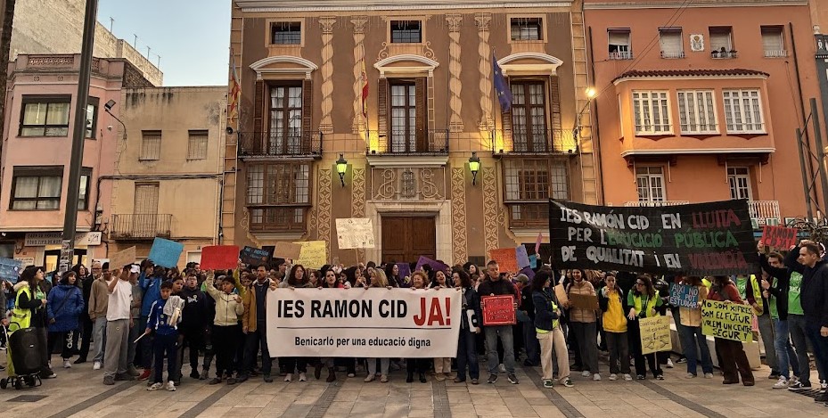 L’AFA IES Ramon Cid manifesta la seua indignació davant la nova paralització de les obres de l'institut