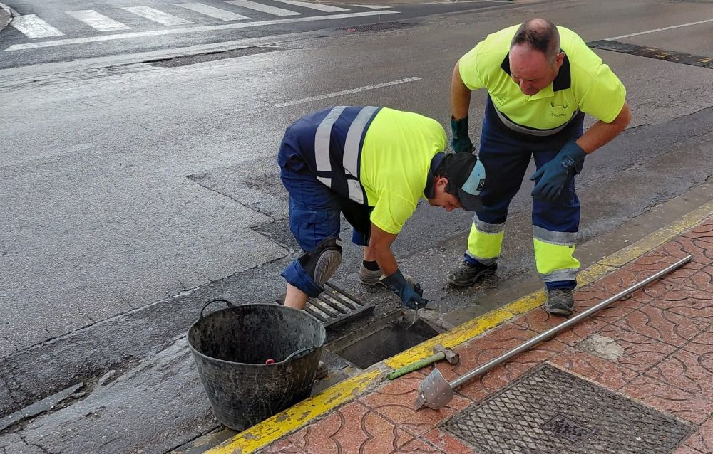 Vinaròs inicia la campanya de neteja d'embornals davant l'arribada de l'època de pluges