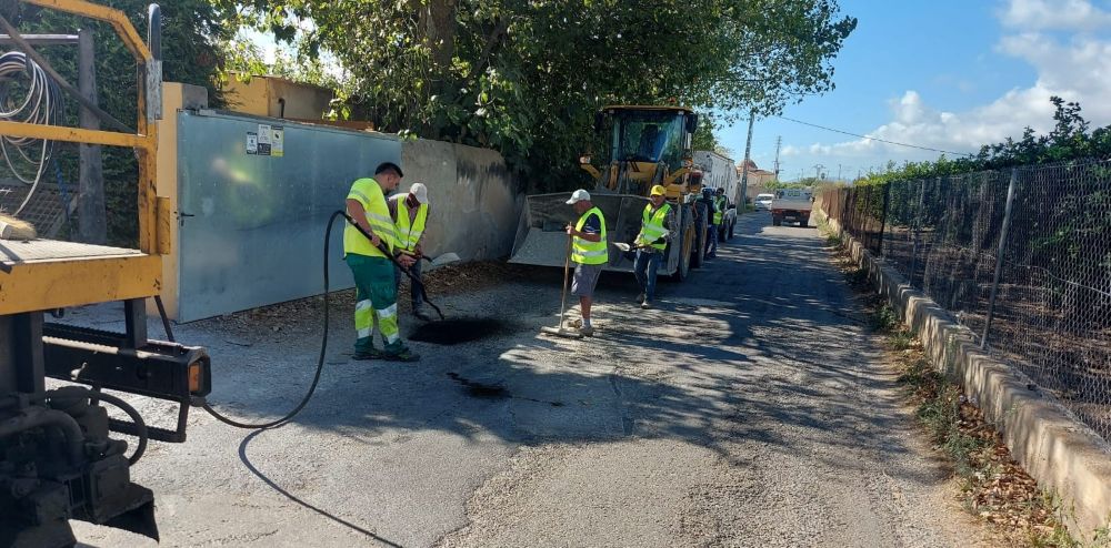 L'Ajuntament de Vinaròs adequa el paviment de diversos camins rurals