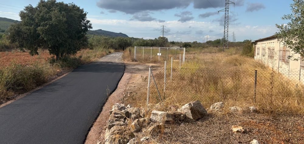 Santa Magdalena millora el ferm del camí Camp Roig