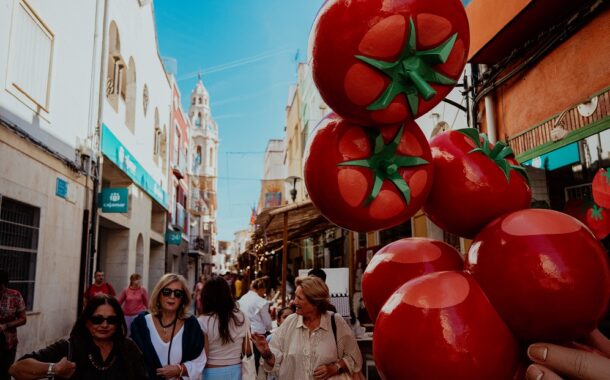 La XII Fira de la Tomata de Penjar d’Alcalà registra una gran assistència de públic i acaba amb les existències