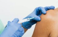 Sanitat incorpora la vacuna enfront del meningococ B als 12 anys per a reforçar la protecció dels adolescents